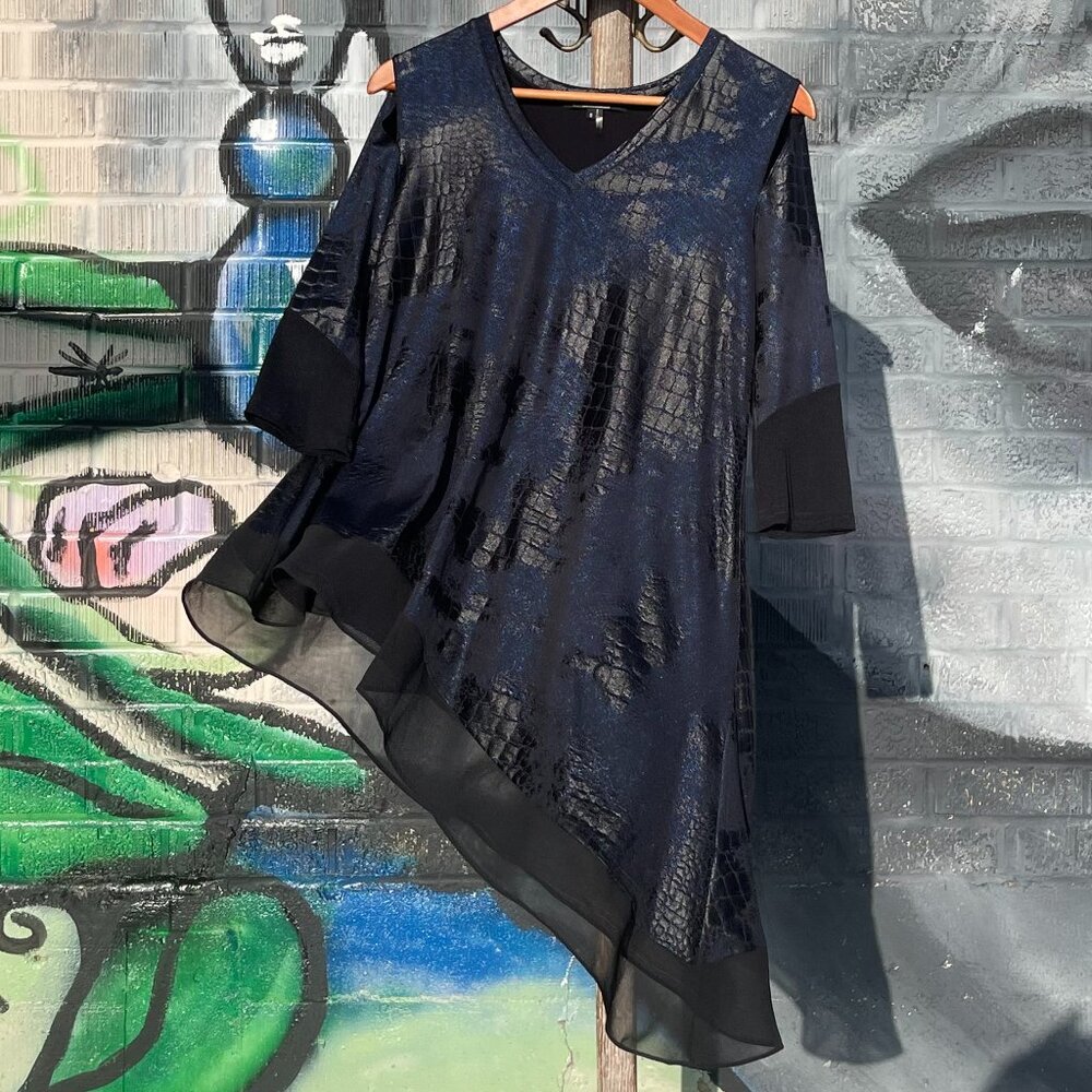 Women's Lior Paris Small V-neck Cold-Shoulder Blue/Black Snakeskin Flowy Tunic - Picture 5 of 16